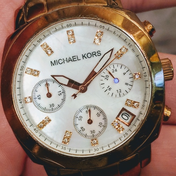 Michael Kors rose gold mother of pearl watch - Picture 3 of 8